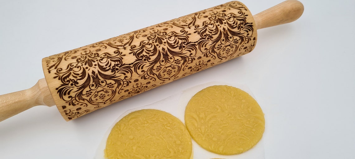 Engraved Rolling Pin (Natural Wood, Floral Pattern)
